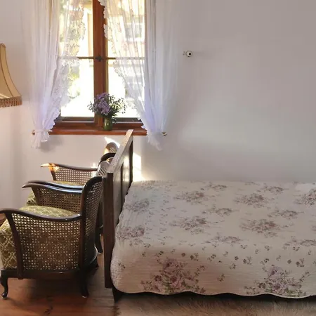 Nostalgia Bed and Breakfast 3*
